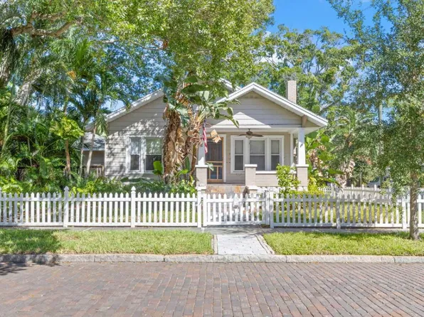 165 11th Ave NE, Saint Petersburg, FL 33701