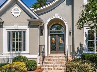6825 Laurel Oak Dr, Suwanee, GA 30024