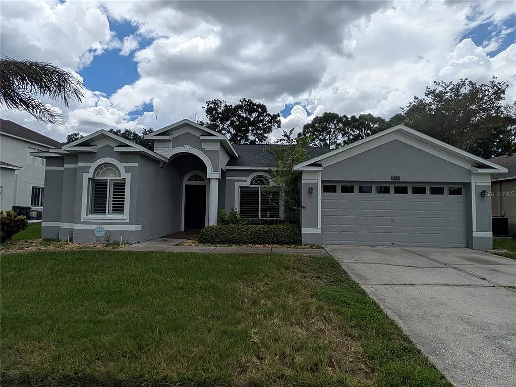 3 bed, 2.0 bath, 1869 sqft, $3,900 — Photo 1