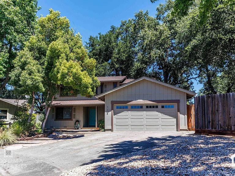 114 Melody Ct — Photo 46