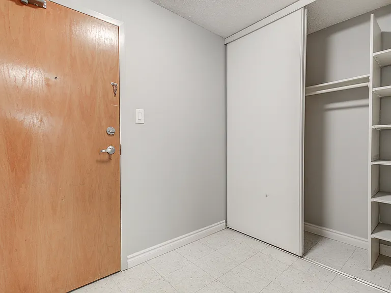 400 Crossland Gate — Photo 13