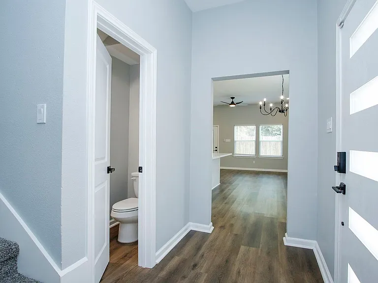 4337 Faulkner St — Photo 2