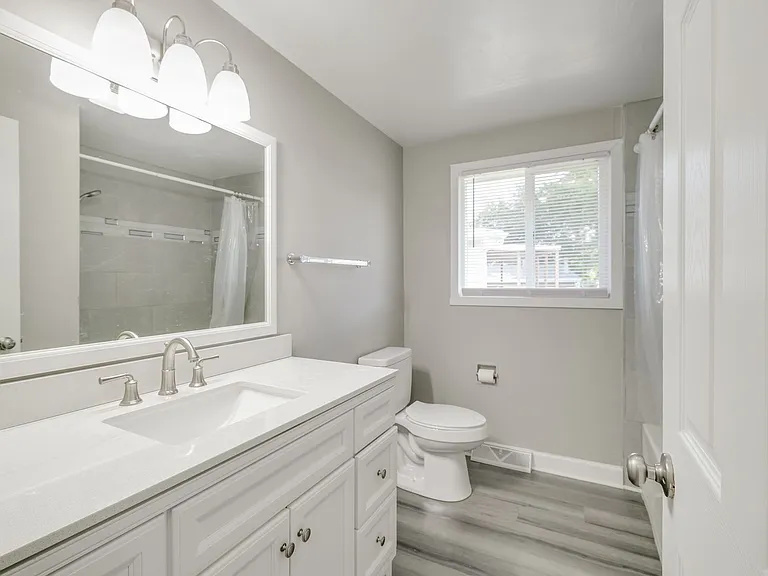 471 Farwell Ave — Photo 1