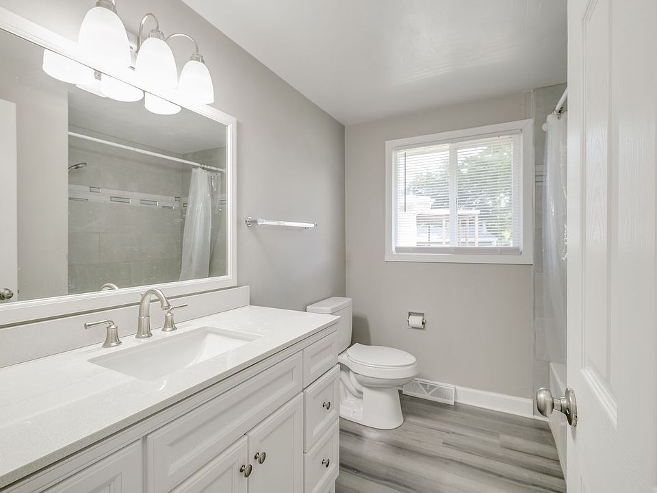 1st image of 471 Farwell Ave