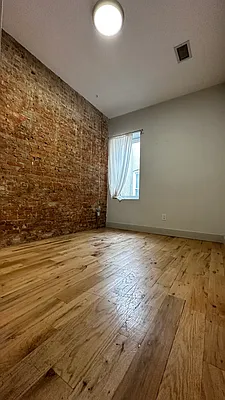 Rented by The Property Firm | media 32