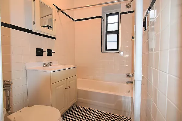 Rented by Zuz Realty | media 2