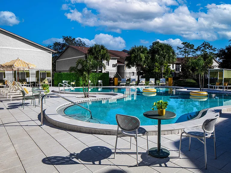 The Avenue Apartments — Photo 8