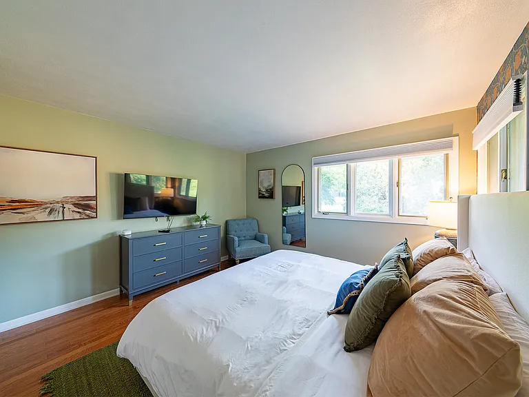 Montlake Dr — Photo 10