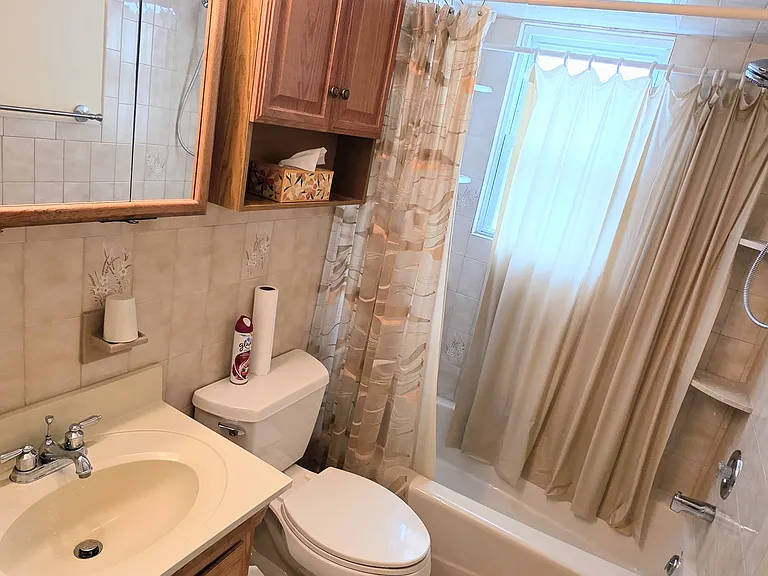 648 Milton Ave — Photo 11