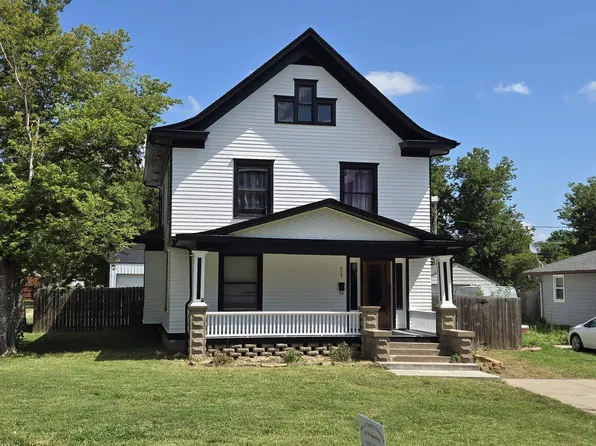 317 NE 11th St, Abilene, KS 67410