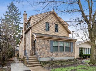 5447 Grove St, Skokie, IL 60077