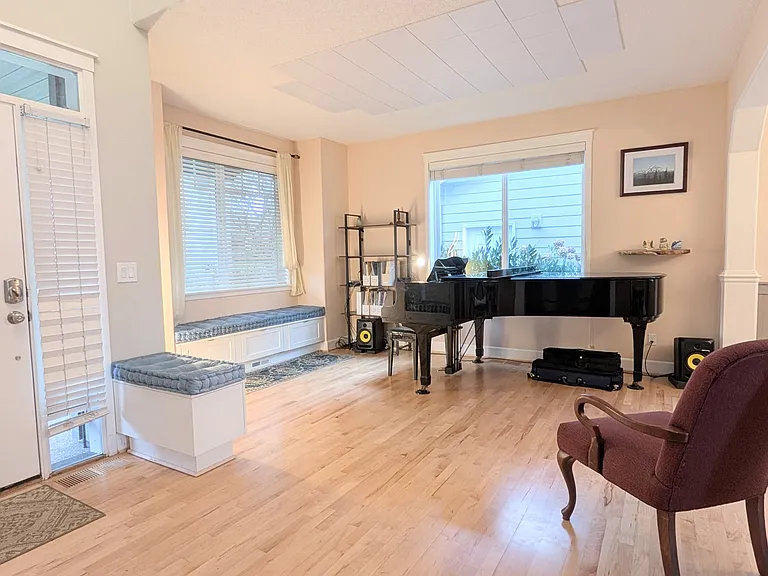 2507 Crestview Dr — Photo 25