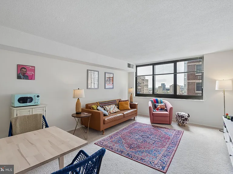 1420 Locust St #14H — Photo 1