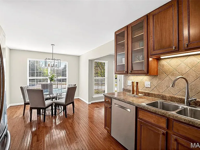 480 Coachgate Ct — Photo 4