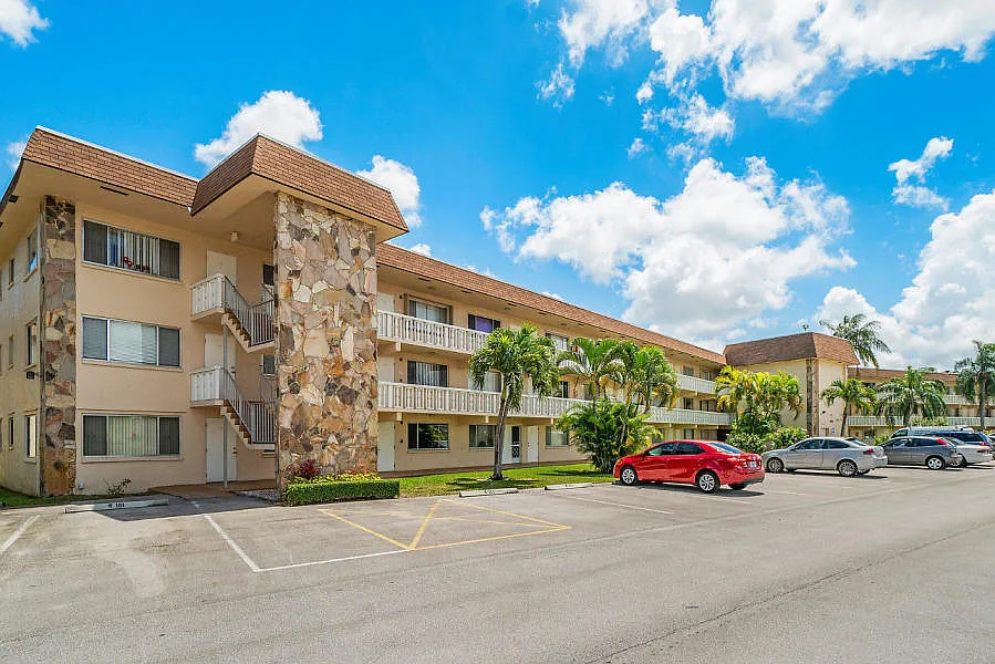 1 bed, 1.0 bath, 650 sqft, $1,450 — Photo 1