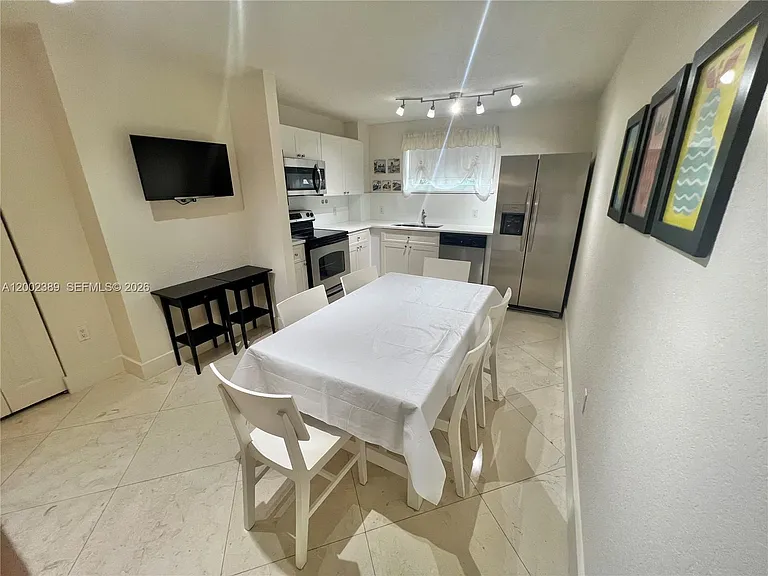 1750 James Ave #5D — Photo 12