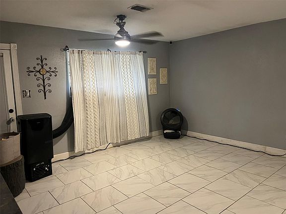 5th image of 1429 Circle Dr