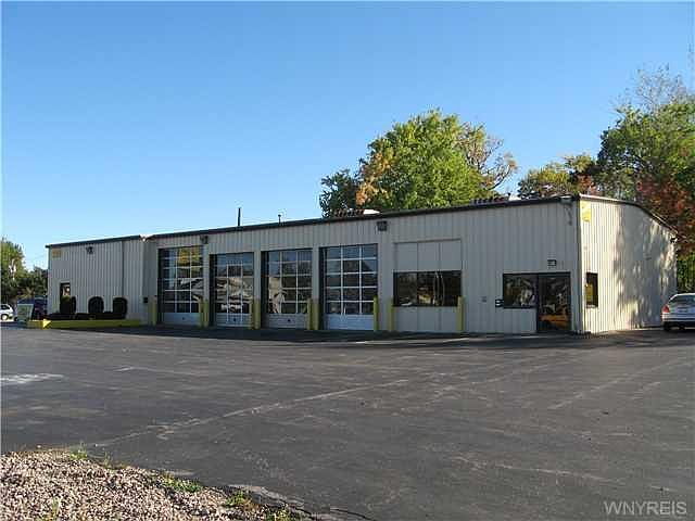 1st image of 2593 Sheridan Dr