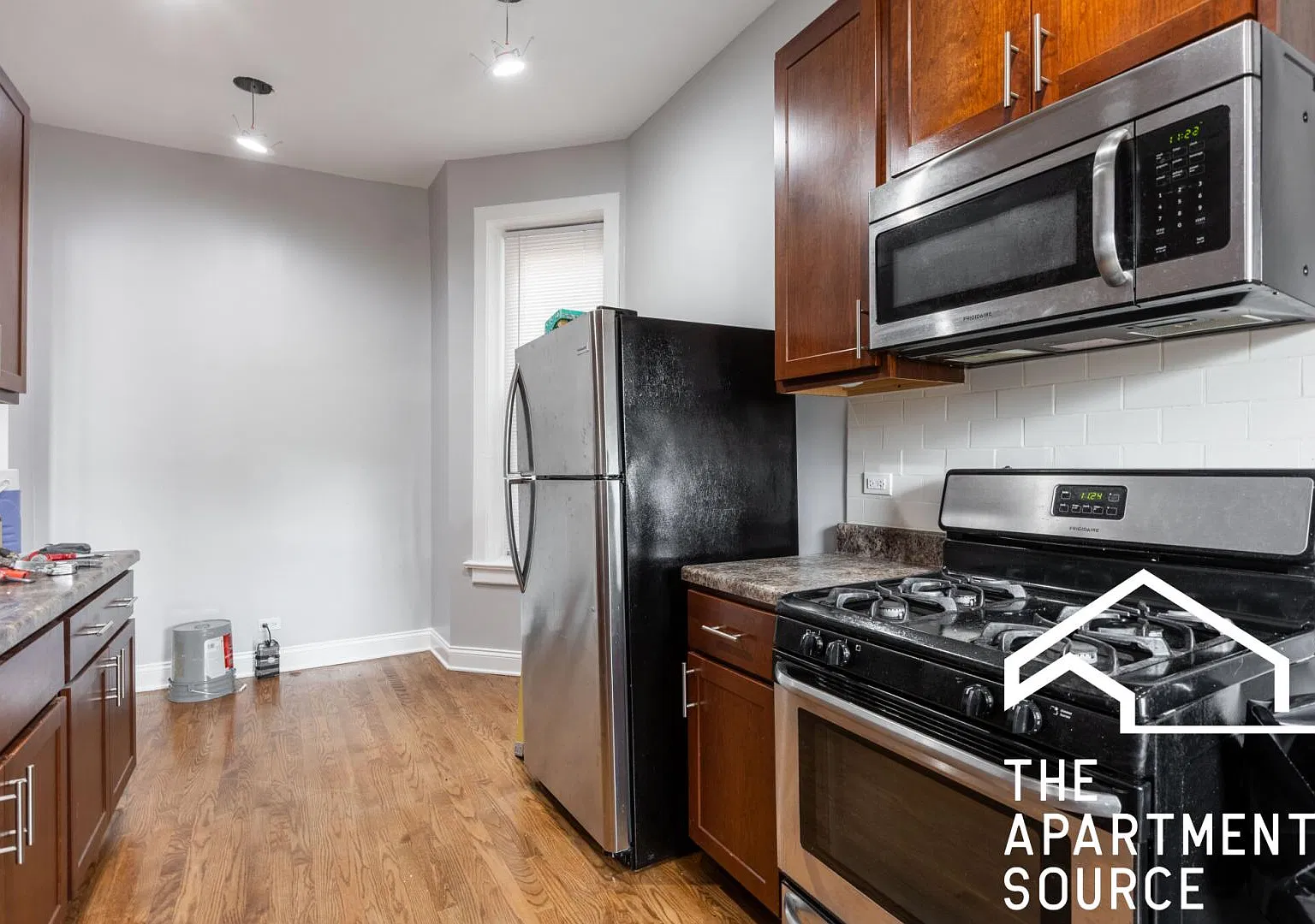 906 West Montrose Avenue #3 — Photo 3