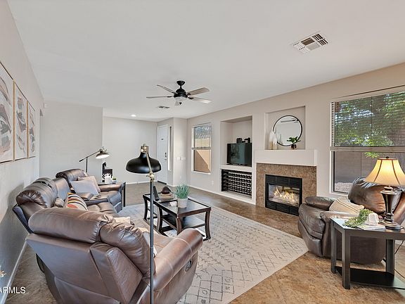 3rd image of 9453 W POTTER Drive