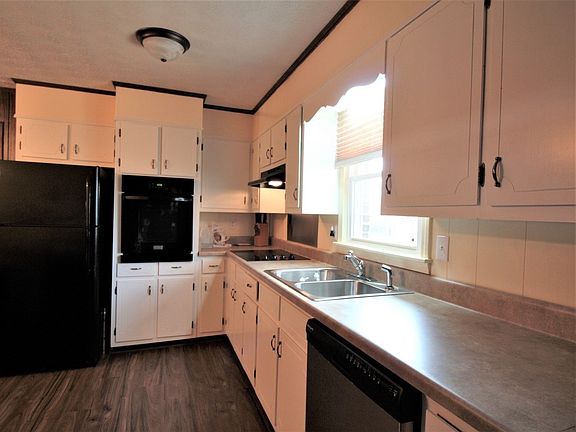3rd image of 331 Edgewood Dr