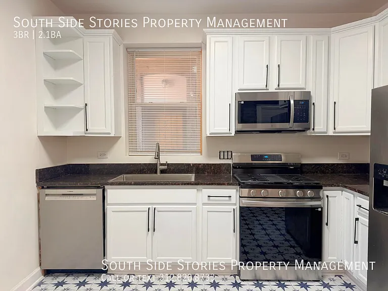 124 E 49th St #105 — Photo 6