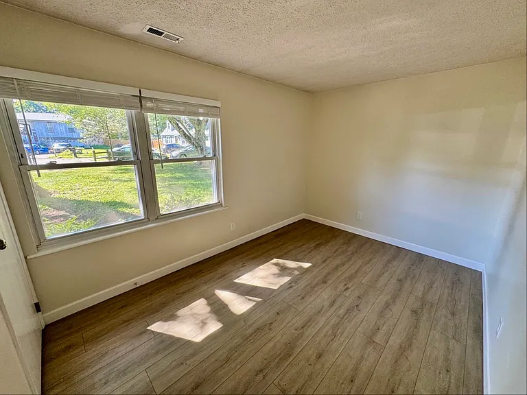 5901 Milhouse Ct — Photo 10