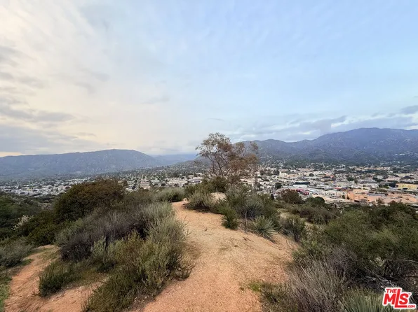 9739 N Estaban Way, Tujunga, CA 91042