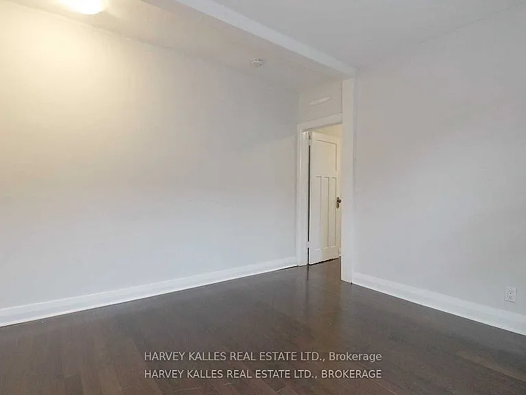 1108 Yonge St #C — Photo 5