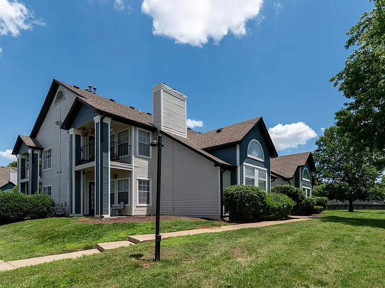 Summerlake Apartments — Photo 112