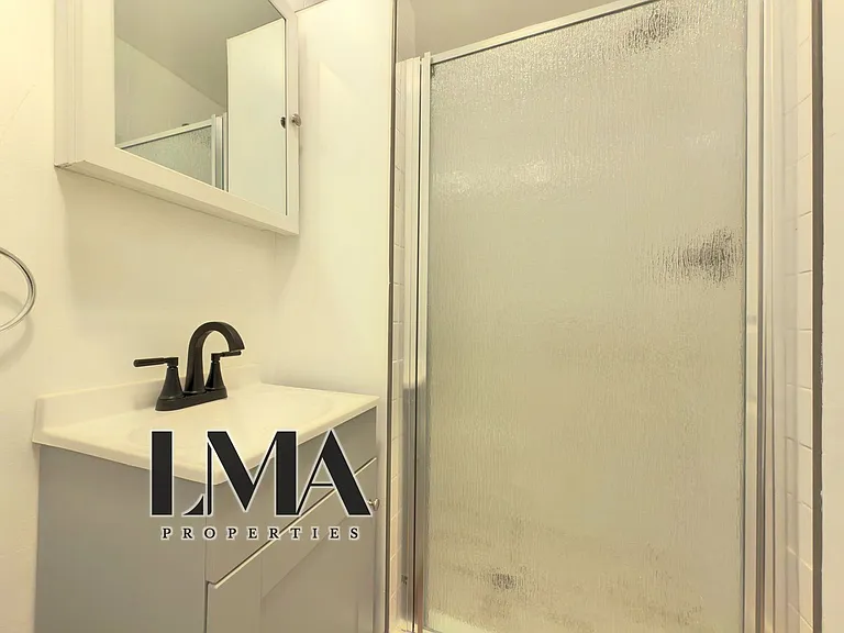 8208 Romaine St #1A — Photo 11