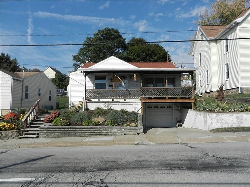 1st image of 221 S 4th St