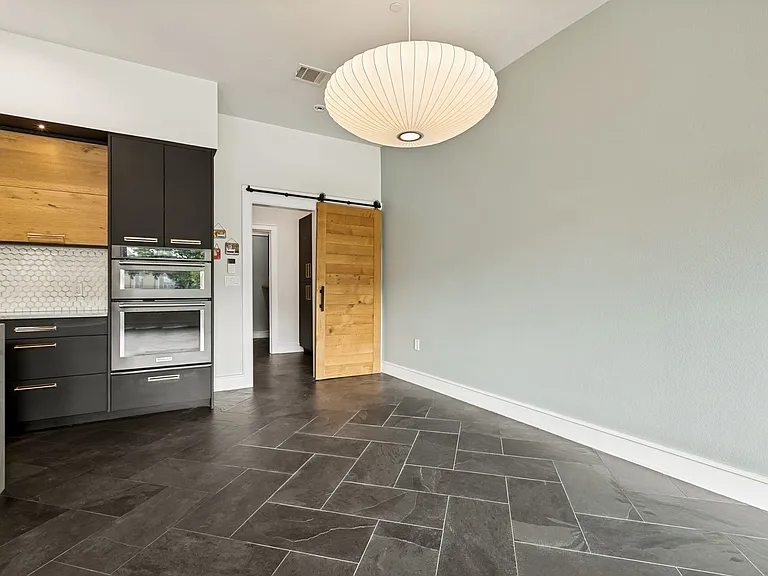 310 Clay St #12 — Photo 9