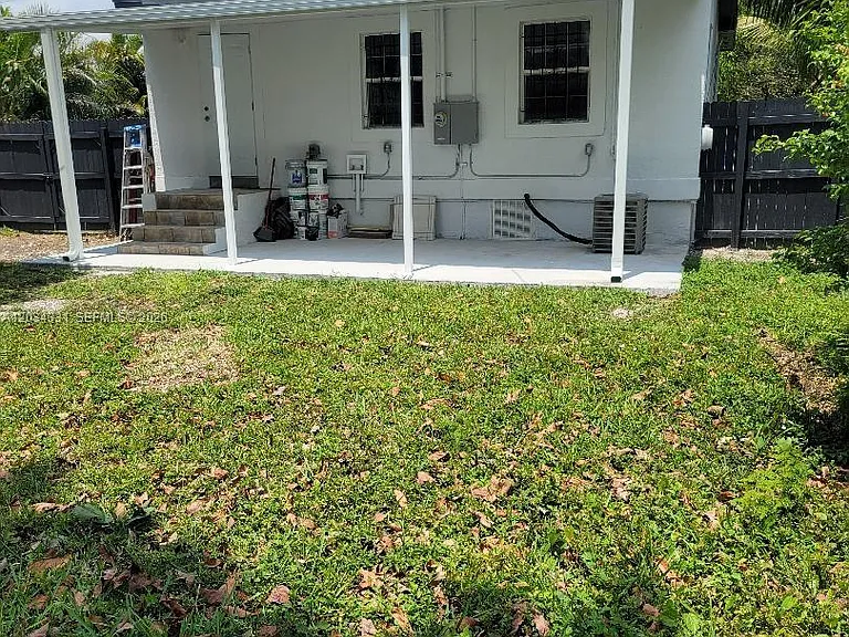 1736 NW 53rd St — Photo 15