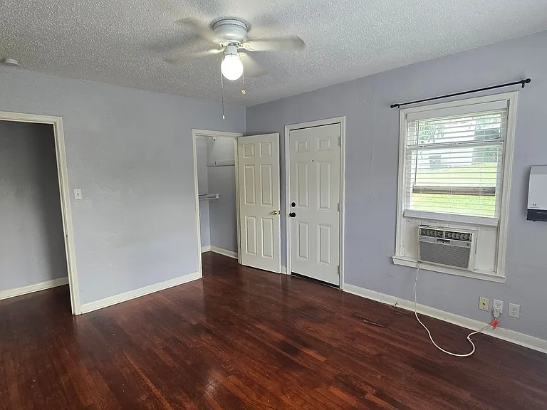 504 Elmhurst Ave #3 — Photo 10