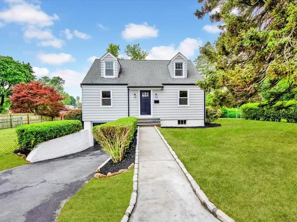 250 Bainbridge Avenue, Thornwood, NY 10594