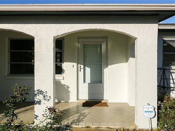 3rd image of 1121 Viking Dr