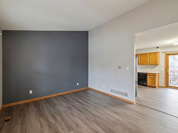 3rd image of 6923 Northview Dr