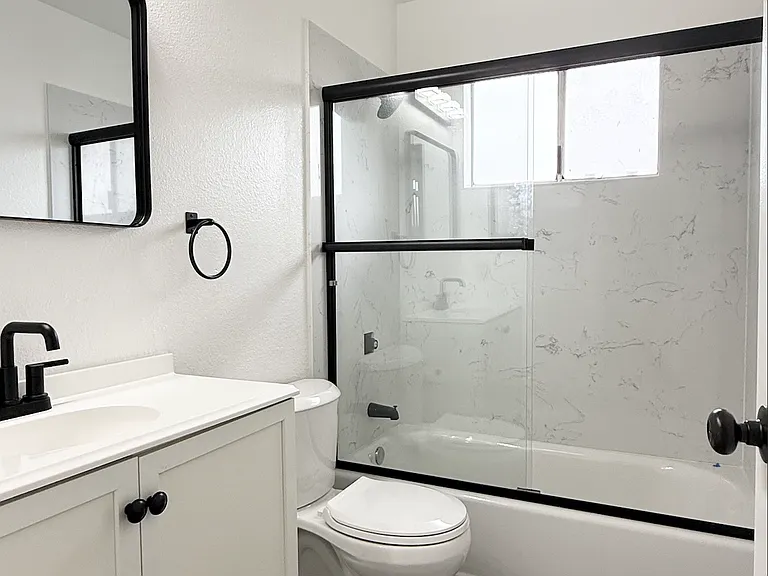1227 Valerian Ct #4 — Photo 5