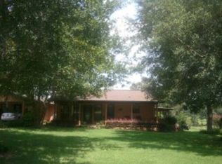 32 R W Smith Rd, Poplarville, MS 39470