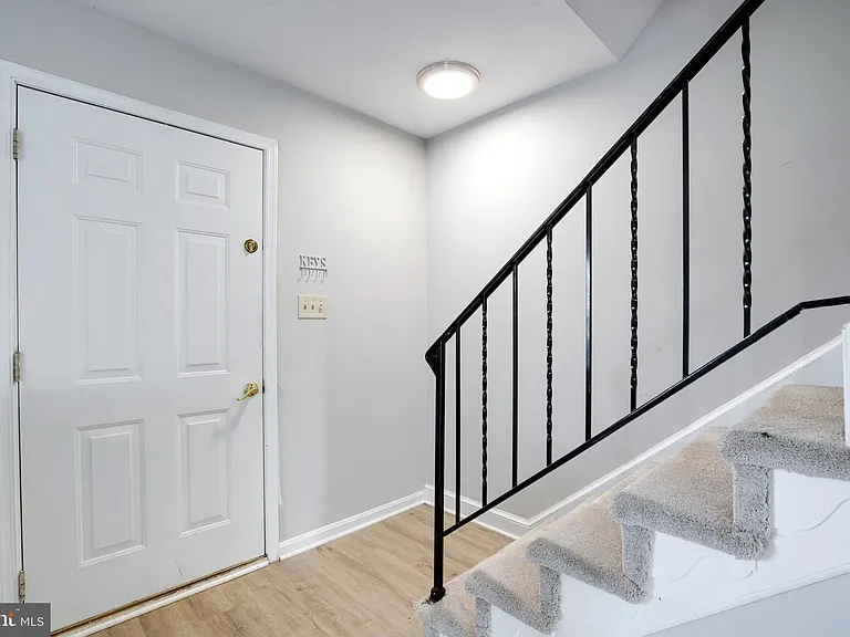 322 Clay St — Photo 5