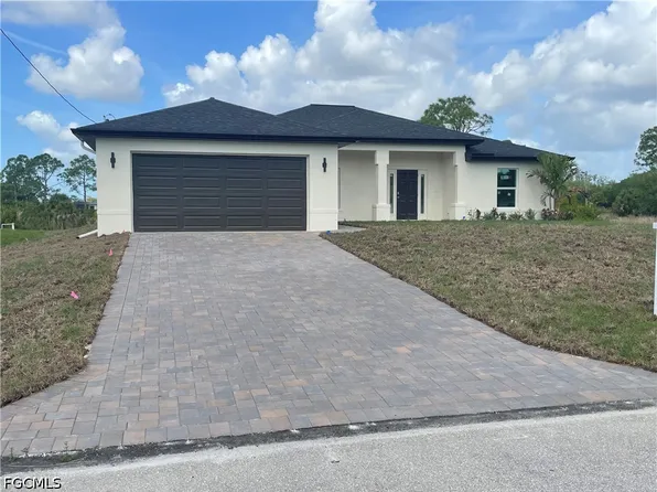 4402 NE 14th Place Cpe, Coral, FL 33909