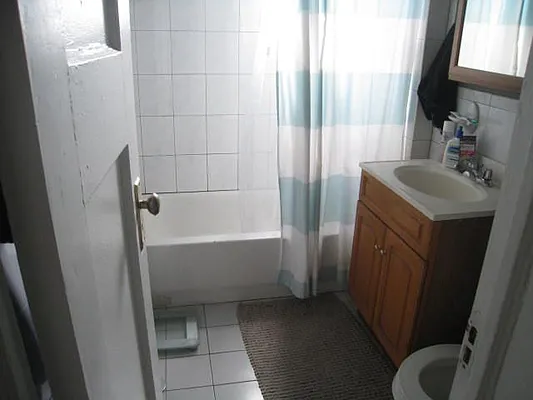 Rented by Alexiou Realty | media 5