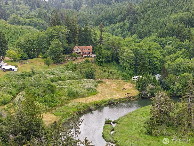 5th image of 1508 Bloomhardt Road