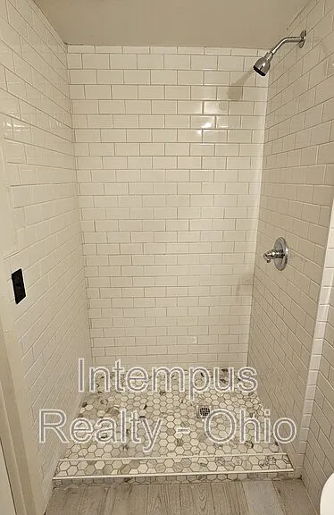 360 E 326th St — Photo 25