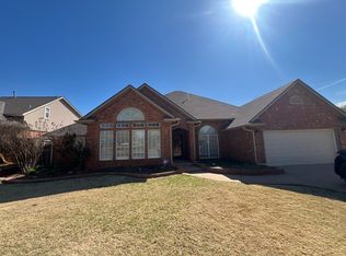 704 Concord Cir, Edmond, OK 73003
