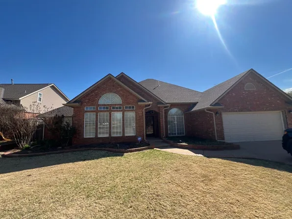 704 Concord Cir, Edmond, OK 73003