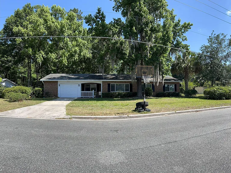 3452 NW 52nd Ave — Photo 18
