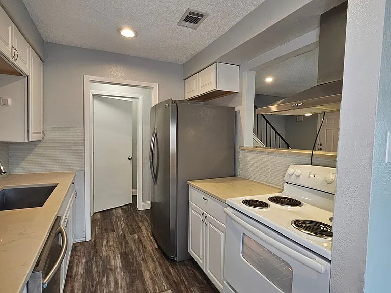 3931 N Garland Ave #4 — Photo 12