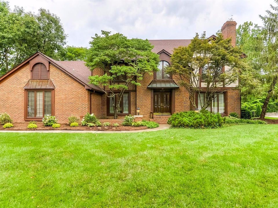 1st image of 2349 The Woods Ln